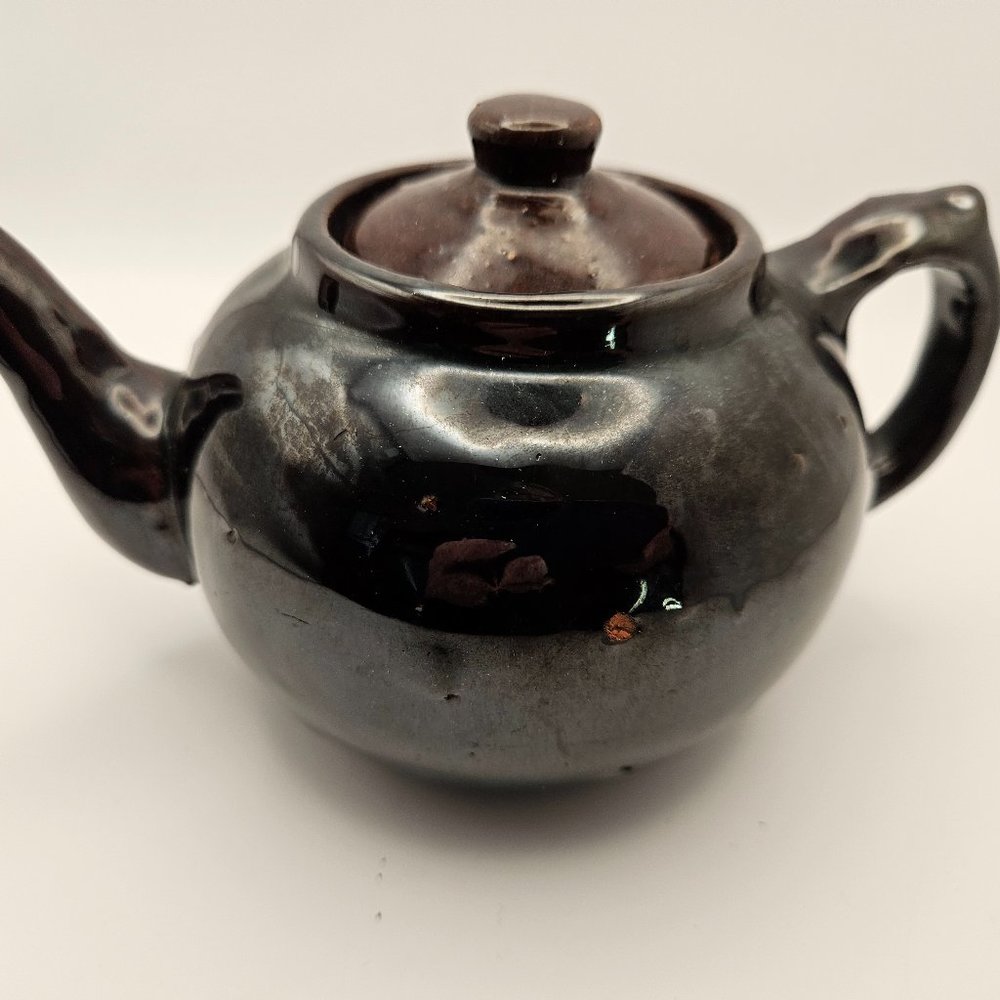 Vintage Sadler brown betty tea pot